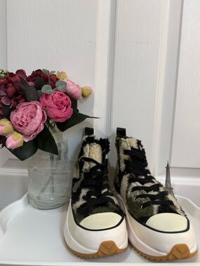 Steve Madden Shaft-F Camoflauge Fur Platform Sneakers
